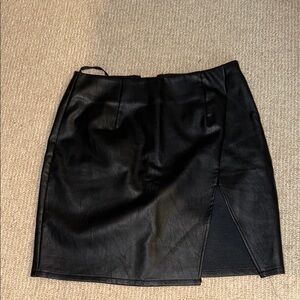 Black Pencil Skirt Sleek Design